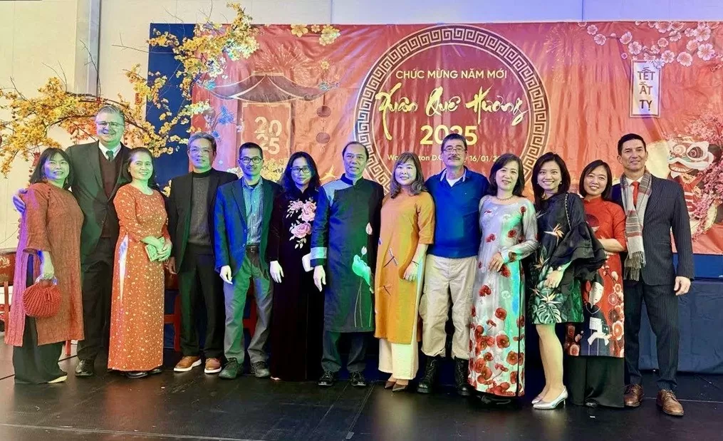 Đại sứ quán Việt Nam tại Hoa Kỳ tổ chức Tết cộng đồng Xuân Quê hương 2025 Đại sứ quán Việt Nam tại Hoa Kỳ tổ chức Tết cộng đồng Xuân Quê hương 2025