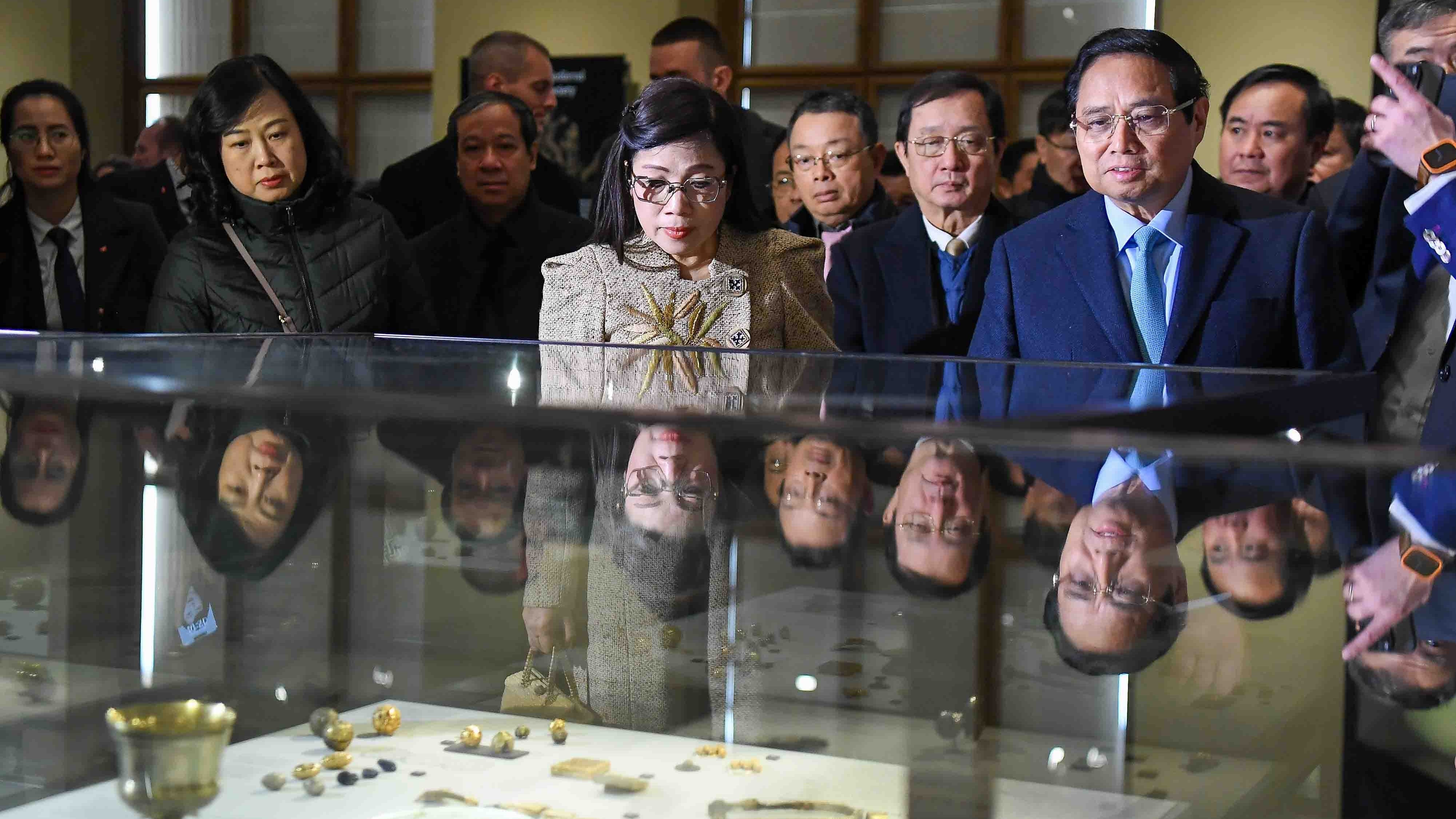 Thủ tướng Phạm Minh Chính và Phu nhân thăm Bảo tàng quốc gia Czech