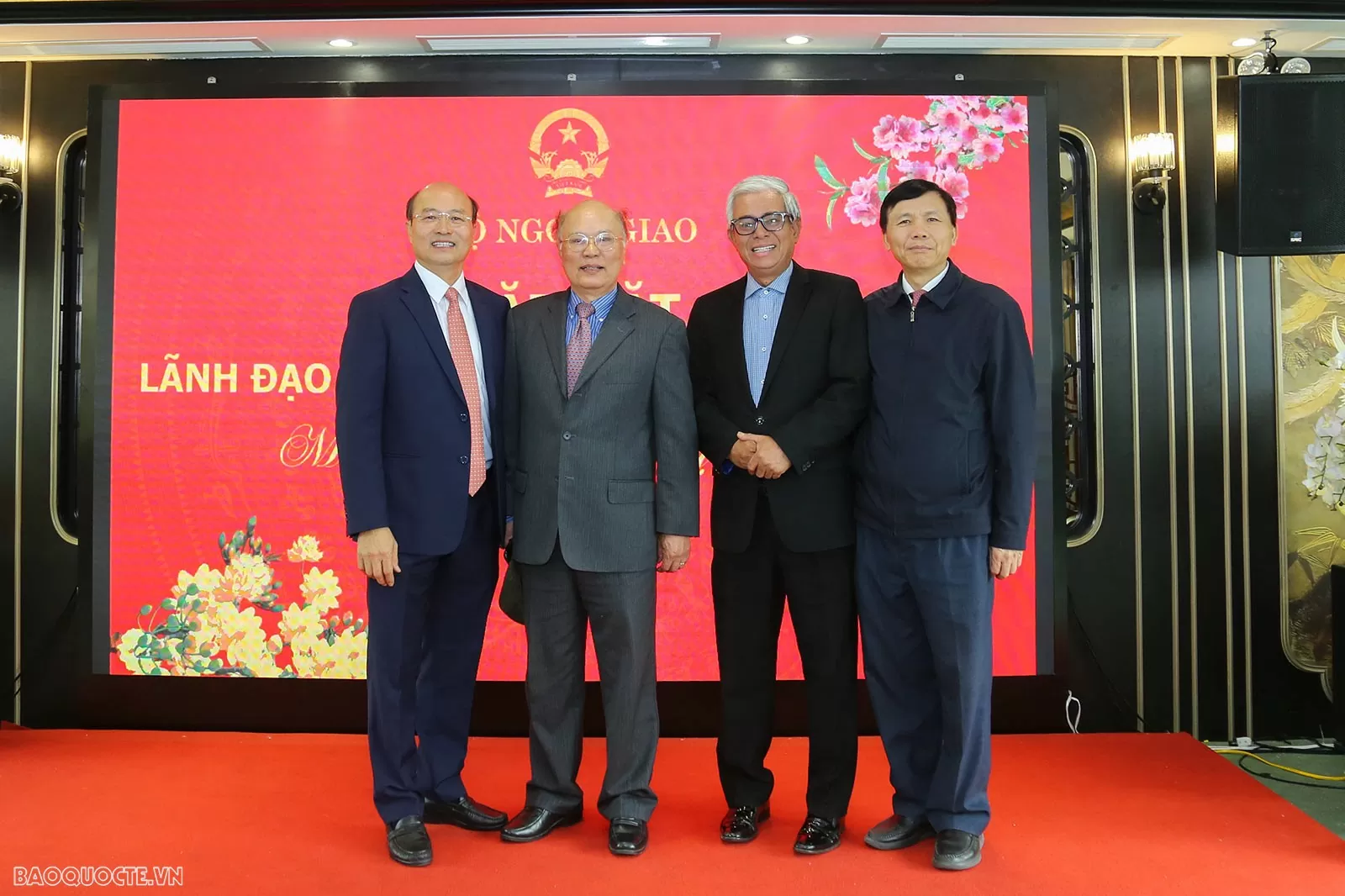 Phó Thủ tướng, Bộ trưởng Ngoại giao Bùi Thanh Sơn gặp mặt các vị nguyên Lãnh đạo Bộ dịp Xuân Ất Tỵ 2025