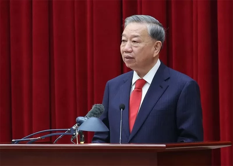 Đồng lòng vượt qua khó khăn, thách thức, đưa đất nước phát triển nhanh, bền vững trong kỷ nguyên mới Đồng lòng vượt qua khó khăn, thách thức, đưa đất nước phát triển nhanh, bền vững trong kỷ nguyên mới