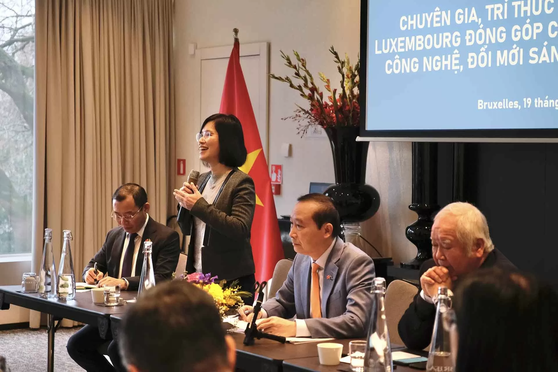 Tọa đàm chuyên gia, trí thức Việt Nam tại Bỉ, Luxembourg đóng góp cho hợp tác khoa học công nghệ và đổi mới sáng tạo Việt Nam-EU Tọa đàm chuyên gia, trí thức Việt Nam tại Bỉ, Luxembourg đóng góp cho hợp tác khoa học công nghệ và đổi mới sáng tạo Việt Nam-EU