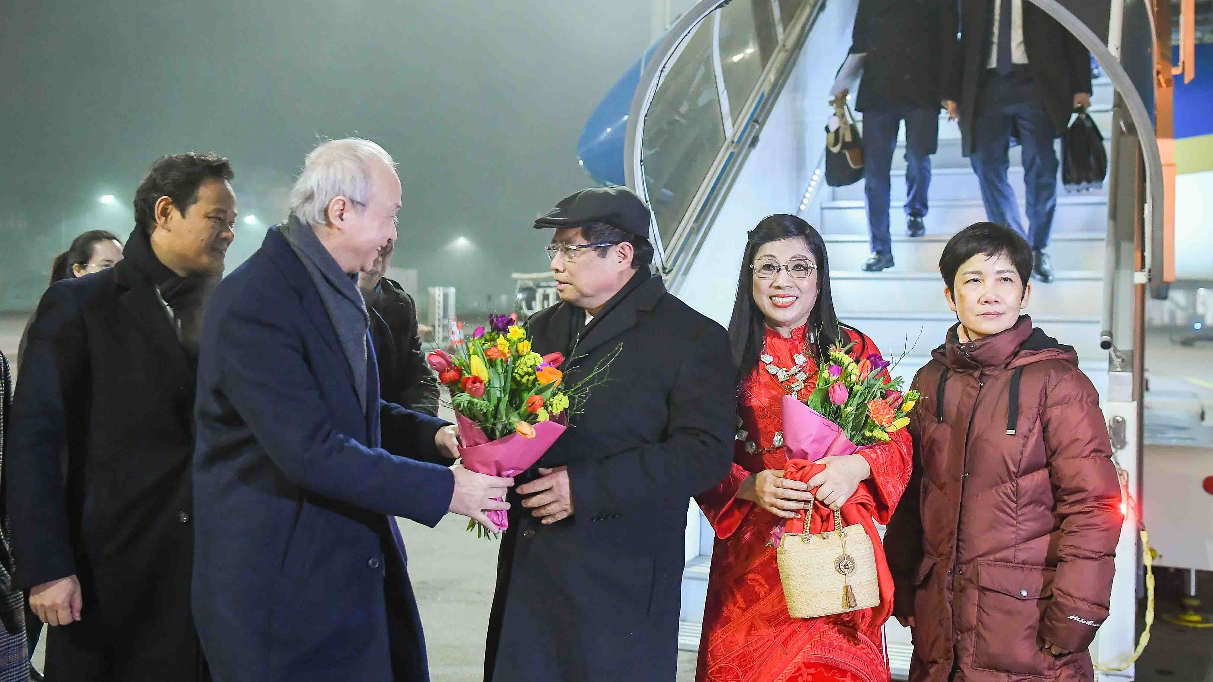 Thủ tướng Phạm Minh Chính và Phu nhân đến Zurich, bắt đầu chuyến dự Hội nghị WEF Davos 2025