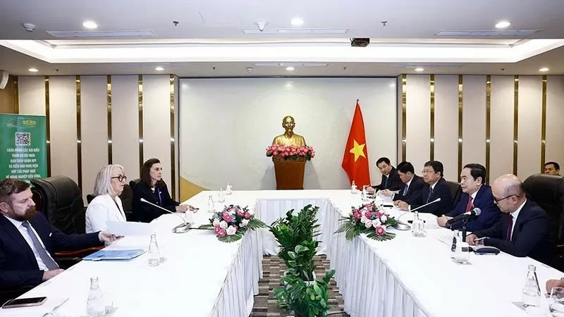 Việt Nam luôn ủng hộ những nỗ lực của cộng đồng Pháp ngữ trong ứng phó với biến đổi khí hậu Việt Nam luôn ủng hộ những nỗ lực của cộng đồng Pháp ngữ trong ứng phó với biến đổi khí hậu