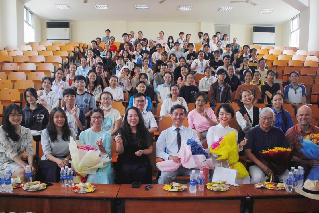 Các thành viên Ban điều hành NNTT và Giáo sư Shannon Gramse giao lưu văn hóa – giáo dục với Trường đại học Sư phạm TPHCM 26/04/2024