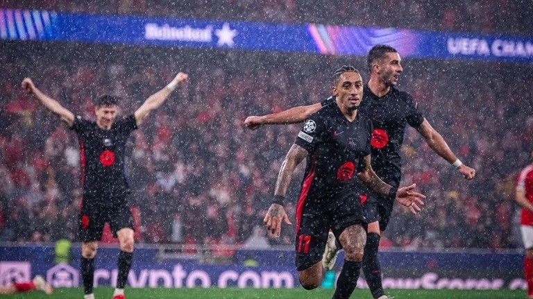 Thắng theo kịch bản không tưởng, Barcelona lập kỷ lục ở UEFA Champions League