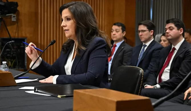Bà Elise Stefanik làm chứng trước Ủy ban đối ngoại Thượng viện về việc được đề cử làm Đại sứ tại Liên hợp quốc ngày 21/1. (Nguồn: AFP)