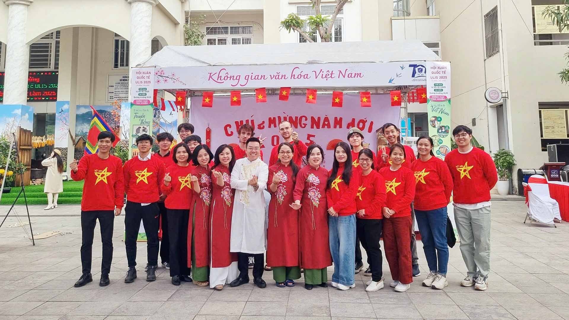 Sinh viên quốc tế: ‘Phải lòng’ Tết Việt