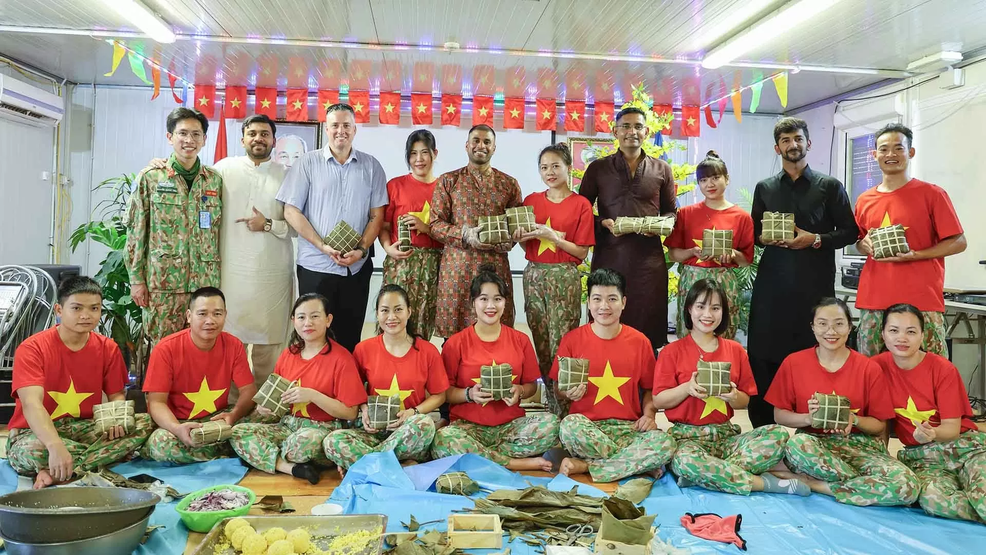 Hành trình ‘vẽ’ dáng hình đất nước