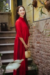 Diễn viên Hồng Diễm 'gây thương nhớ' trong tà áo dài