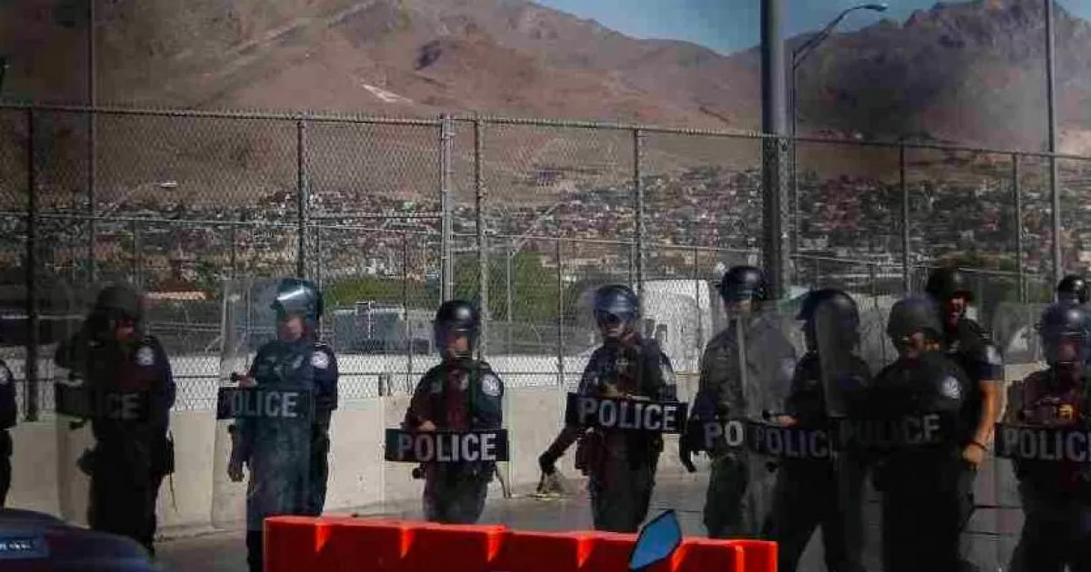 Mỹ điều 1.500 quân đến biên giới triển khai lệnh của Tổng thống Trump, dọa truy tố hình sự những ai 'cản bước' kiểm soát nhập cư. (Nguồn: X) Mỹ điều 1.500 quân đến biên giới triển khai lệnh của Tổng thống Trump, dọa truy tố hình sự những ai 'cản bước' kiểm soát nhập cư. (Nguồn: X)