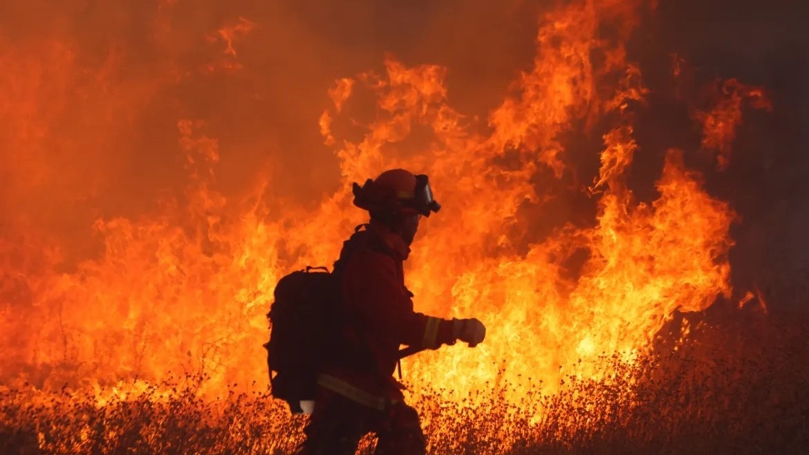 Cháy rừng ở Mỹ: ‘Bà hoả’ cũ chưa đi, 31.000 người Los Angeles phải sơ tán do đám cháy mới