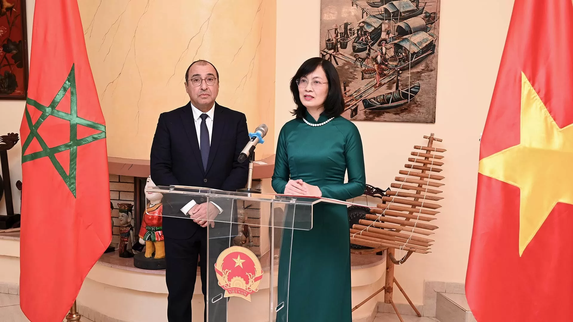 Trao quyết định bổ nhiệm Lãnh sự danh dự Việt Nam tại Casablanca, Morocco Trao quyết định bổ nhiệm Lãnh sự danh dự Việt Nam tại Casablanca, Morocco