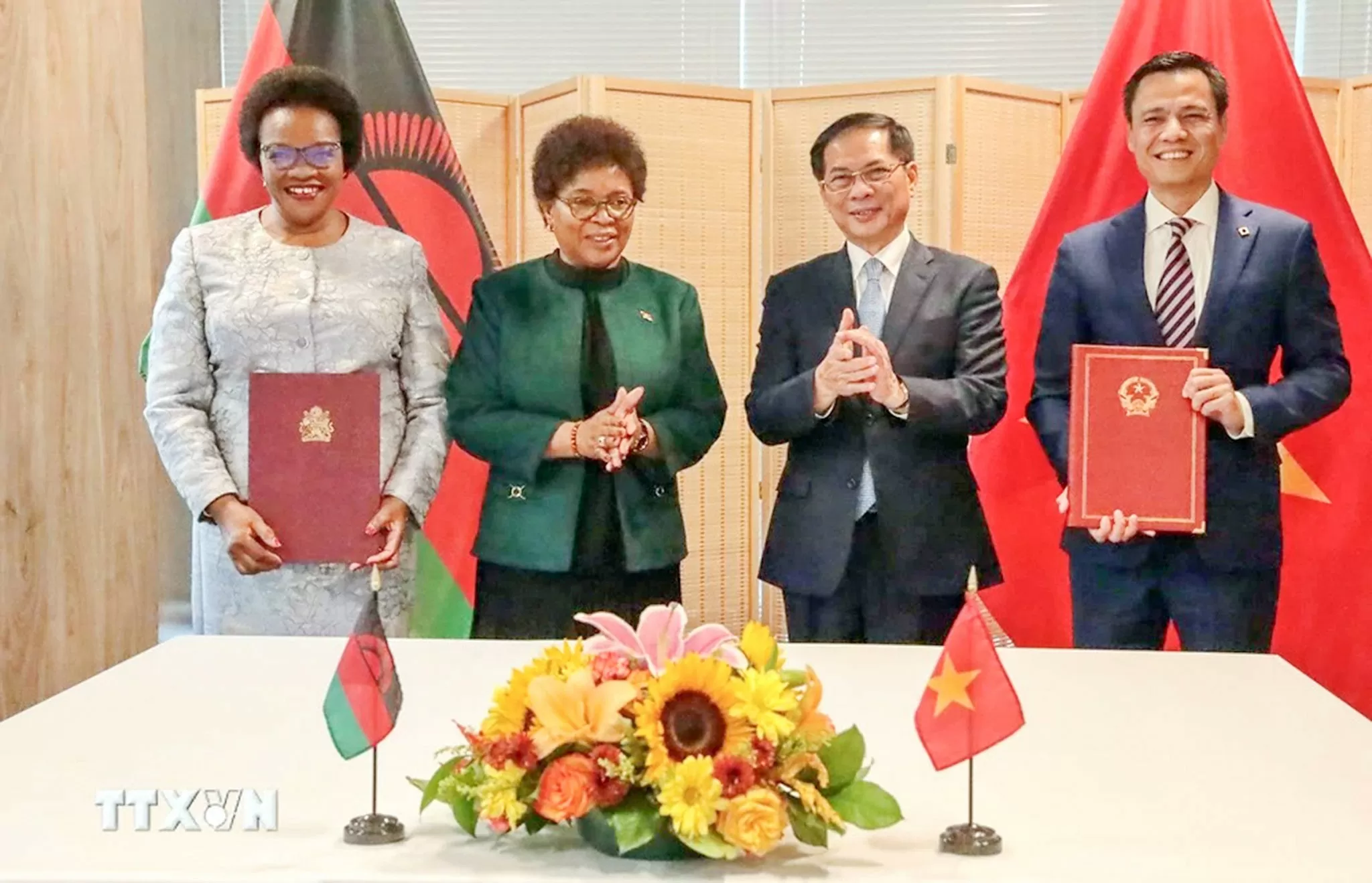 Nâng tầm quan hệ, khẳng định vị thế Nâng tầm quan hệ, khẳng định vị thế