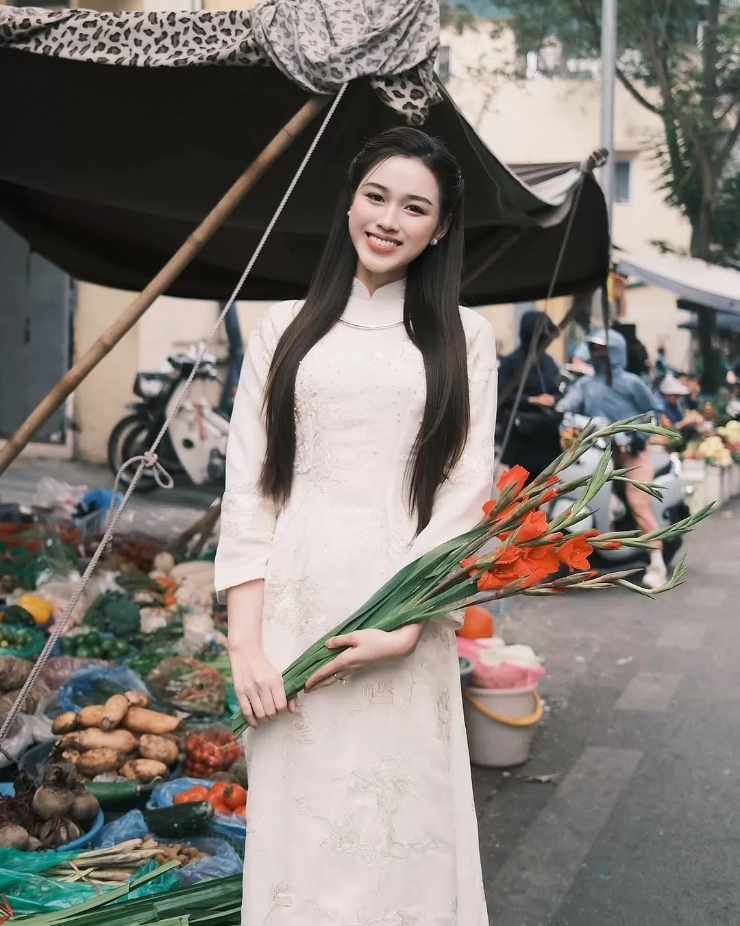 Ngắm sao Việt diện áo dài Tết Ngắm sao Việt diện áo dài Tết