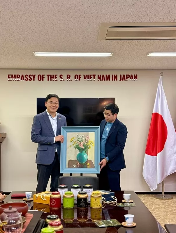 Đoàn nghệ sĩ tham gia lễ hội Tết Việt Saitama 2025 thăm Đại sứ quán Việt Nam tại Nhật Bản Đoàn nghệ sĩ tham gia lễ hội Tết Việt Saitama 2025 thăm Đại sứ quán Việt Nam tại Nhật Bản