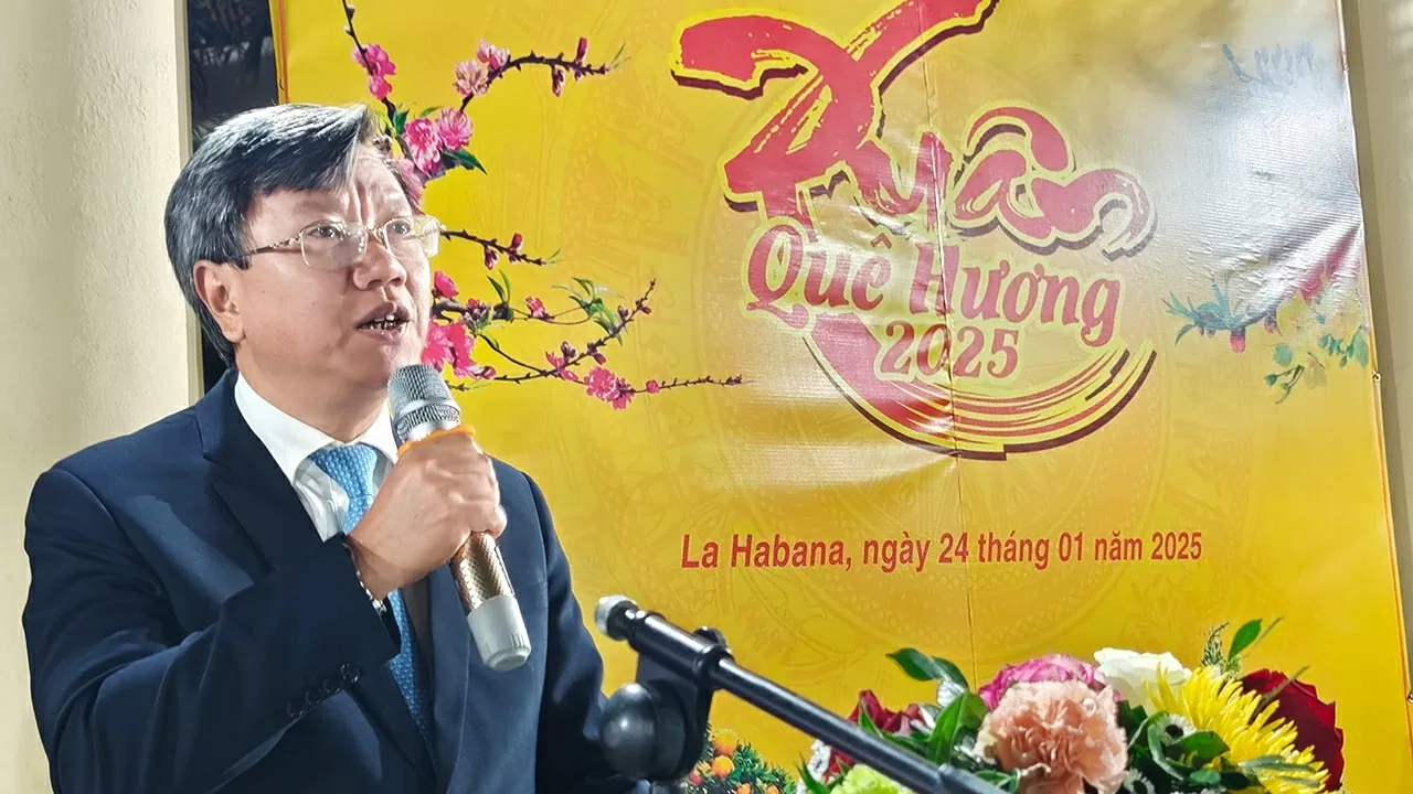 Đại sứ Lê Quang Long Đại sứ quán Việt Nam tại Cuba tổ chức Tết cộng đồng dịp Xuân Ất Tỵ 2025 Đại sứ Lê Quang Long Đại sứ quán Việt Nam tại Cuba tổ chức Tết cộng đồng dịp Xuân Ất Tỵ 2025