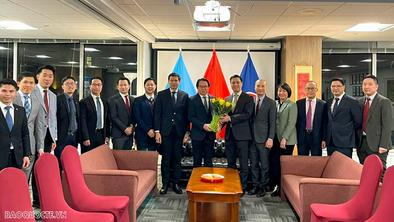 Phái đoàn Lào tại Liên hợp quốc chung vui Phái đoàn Việt Nam dịp Tết nguyên đán Ất Tỵ 2025 Phái đoàn Lào tại Liên hợp quốc chung vui cùng Phái đoàn Việt Nam dịp Tết Nguyên đán Ất Tỵ 2025