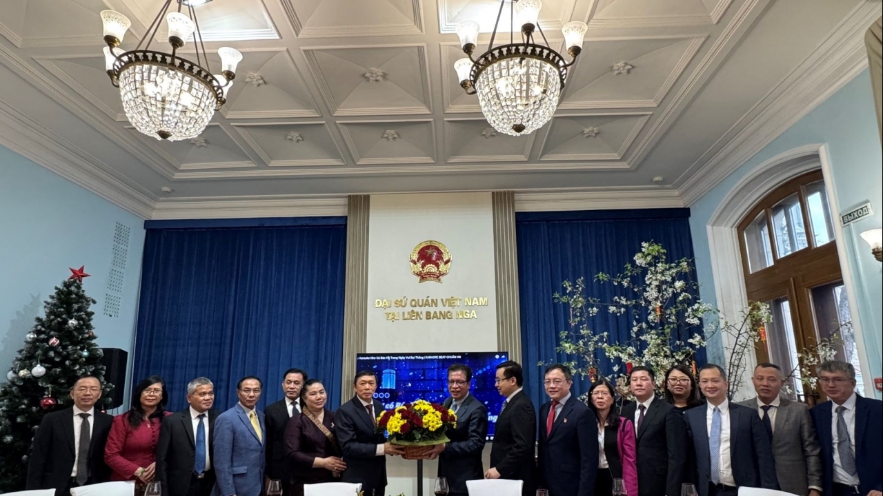 Đại sứ Lào tại Nga chúc Tết cổ truyền Ất Tỵ Đại sứ quán Việt Nam