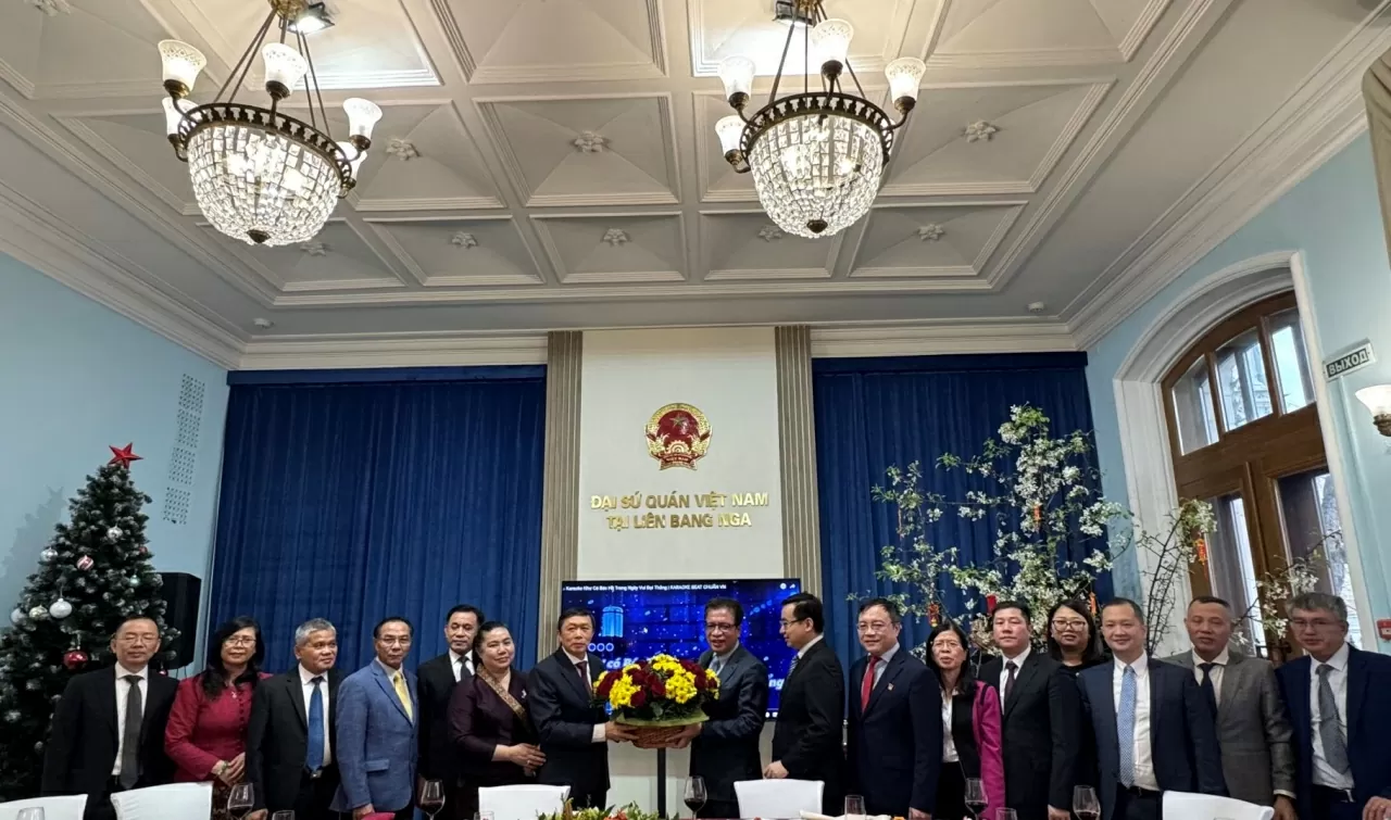 Đại sứ Lào tại Nga chúc Tết cổ truyền Ất Tỵ Đại sứ quán Việt Nam