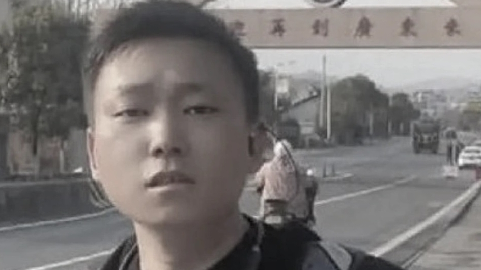 Trung Quốc: Người đàn ông chia sẻ lý do đi bộ 650 km về nhà đón Tết Nguyên đán