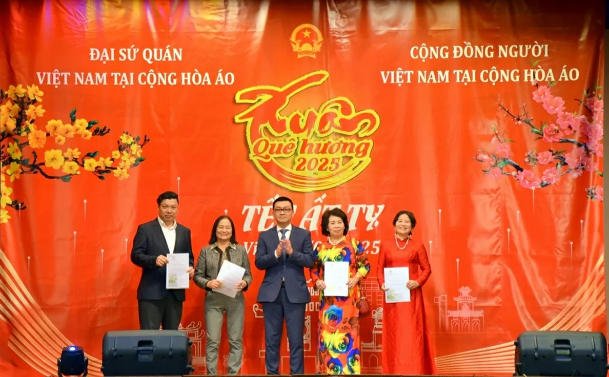 Đại sứ quán Việt Nam tại Áo tổ chức Tết cộng đồng 2025 Đại sứ quán Việt Nam tại Áo tổ chức Tết cộng đồng 2025