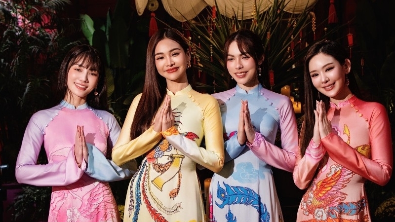 Quảng bá phim tại Việt Nam, dàn mỹ nhân Thái Lan diện áo dài trong buổi giao lưu