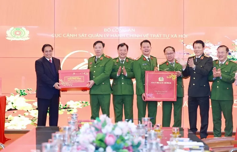 Thủ tướng Phạm Minh Chính chúc Tết, động viên lực lượng vũ trang ứng trực Tết Thủ tướng Phạm Minh Chính chúc Tết, động viên lực lượng vũ trang ứng trực Tết