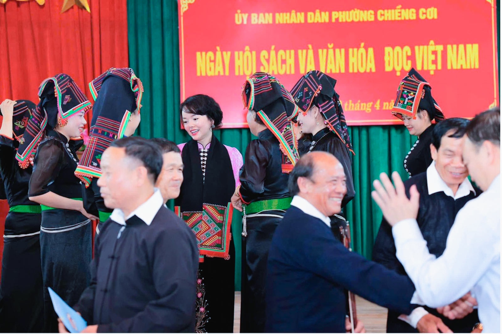 Ngôi nhà Trí tuệ và Thư viện Nhân ái trở thành nơi sinh hoạt văn hoá, giáo dục, giao lưu, chia sẻ, đọc sách… của người dân.