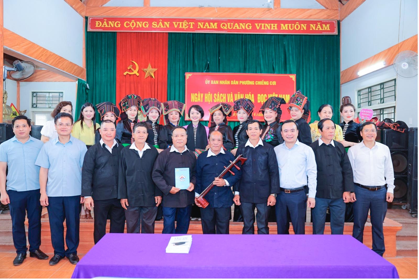 Ngôi nhà Trí tuệ và Thư viện Nhân ái trở thành nơi sinh hoạt văn hoá, giáo dục, giao lưu, chia sẻ, đọc sách… của người dân.