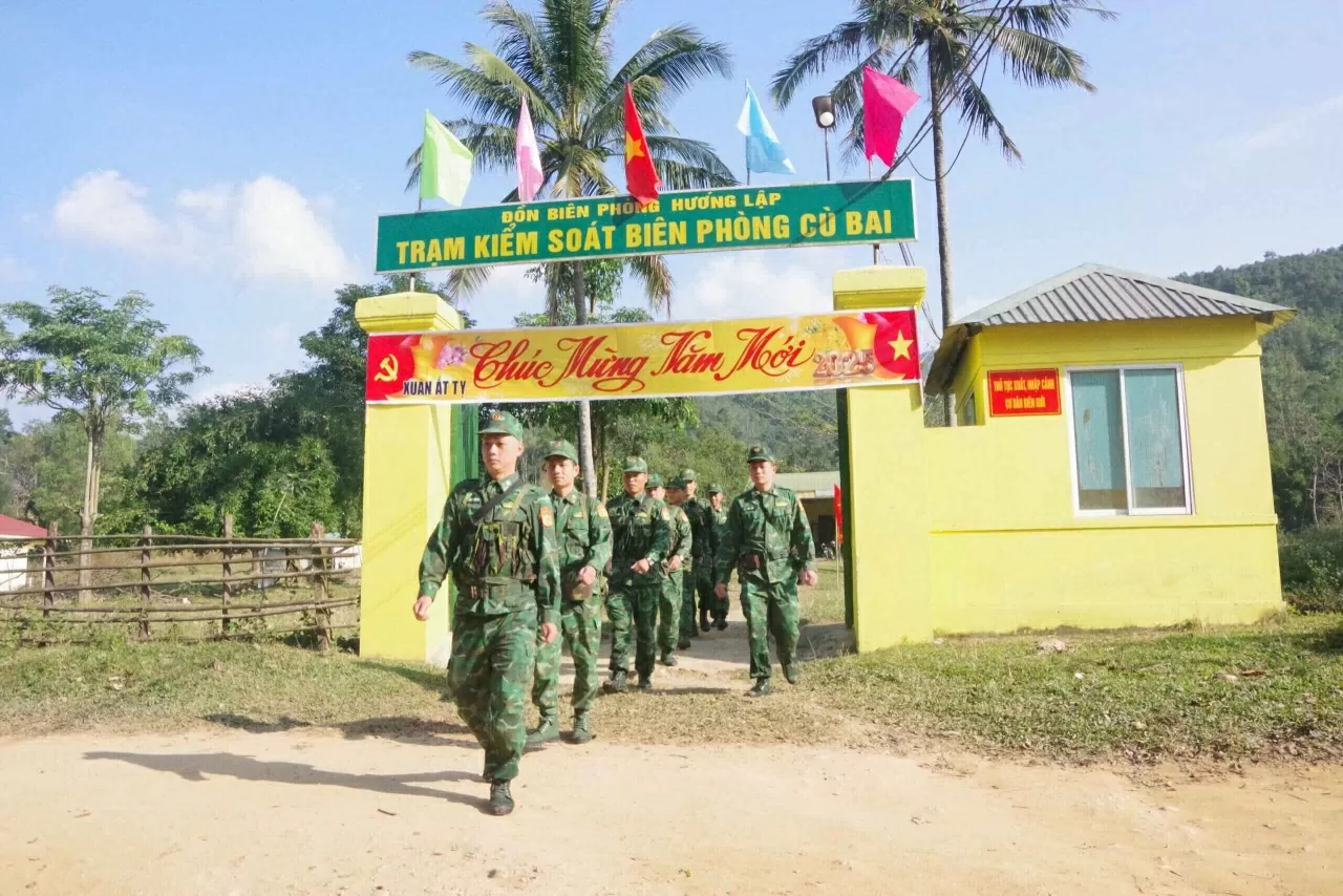 Quảng Trị: Xuân biên cương ấm tình quân và dân
