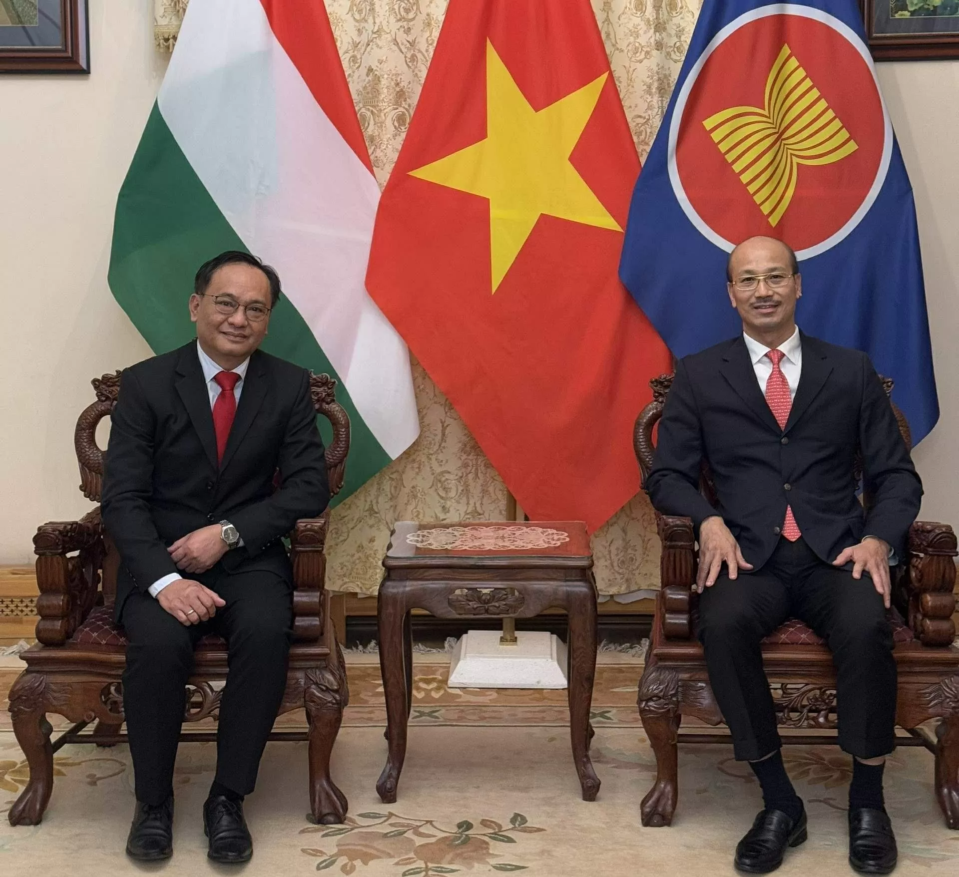 Thiết thực góp phần vun đắp hơn nữa quan hệ đặc biệt Việt Nam - Lào Thiết thực góp phần vun đắp hơn nữa quan hệ đặc biệt Việt Nam - Lào