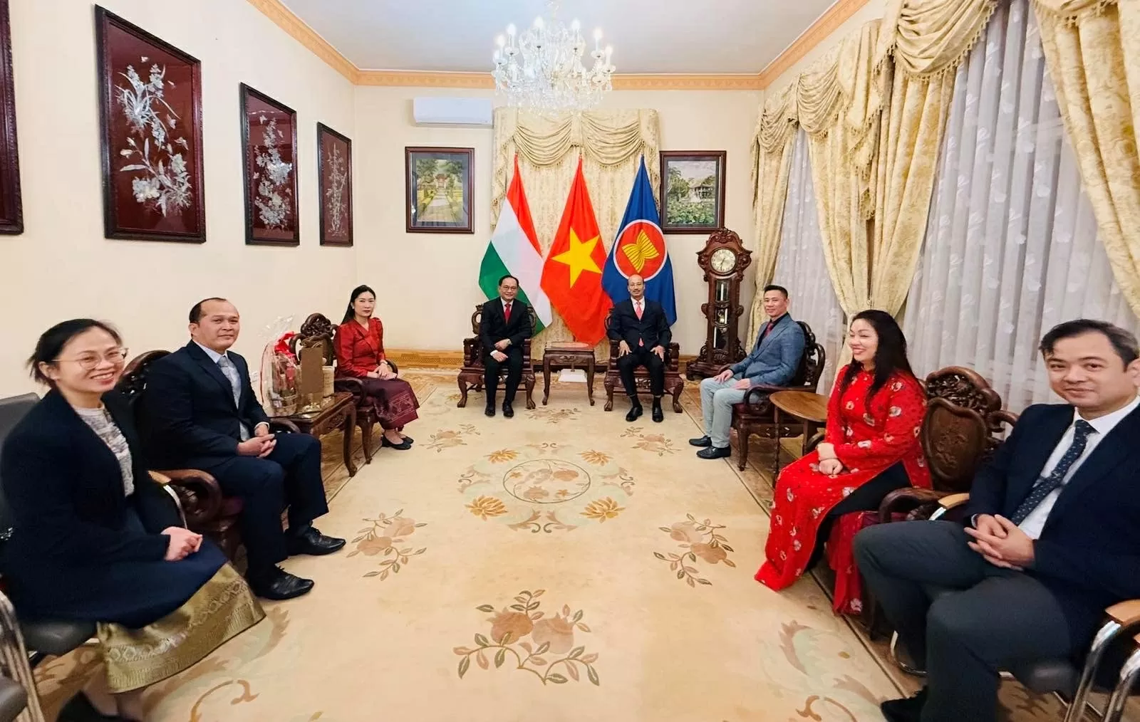 Thiết thực góp phần vun đắp hơn nữa quan hệ đặc biệt Việt Nam - Lào Thiết thực góp phần vun đắp hơn nữa quan hệ đặc biệt Việt Nam - Lào