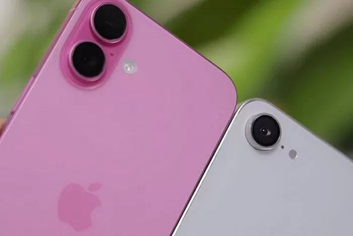 Hình ảnh so sánh iPhone 16 (trái) với iPhone SE 4 (phải) Hình ảnh so sánh iPhone 16 (trái) với iPhone SE 4 (phải)