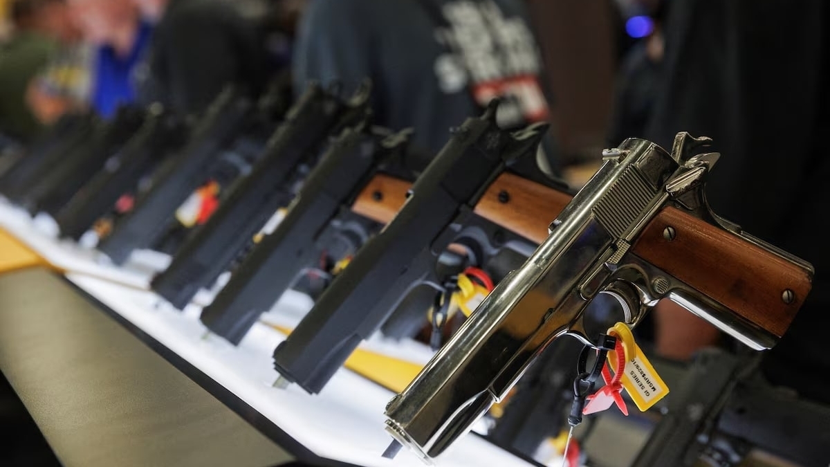 Tòa án Mỹ đảo ngược lệnh cấm bán súng dựa trên độ tuổi