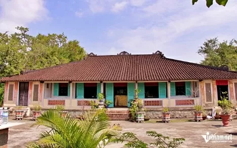 Nhà cổ trăm cột nổi tiếng tại xã Long Hựu Đông, huyện Cần Đước, tỉnh Long An. (Nguồn: Vietnamnet) Nhà cổ trăm cột nổi tiếng tại xã Long Hựu Đông, huyện Cần Đước, tỉnh Long An. (Nguồn: Vietnamnet)