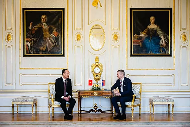 Đại sứ Phạm Trường Giang trình Thư ủy nhiệm lên Tổng thống Slovakia