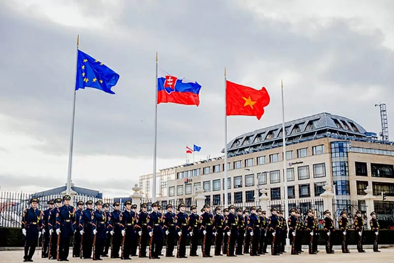 Đại sứ Phạm Trường Giang trình Thư ủy nhiệm lên Tổng thống Slovakia