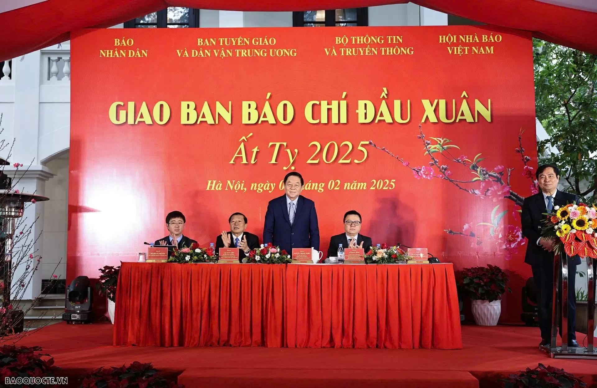 Báo chí đã lan tỏa mạnh mẽ, truyền cảm hứng lạc quan tin tưởng để tự tin bước vào kỷ nguyên mới Báo chí tiếp tục truyền cảm hứng lạc quan tin tưởng, tự tin bước vào kỷ nguyên mới của dân tộc