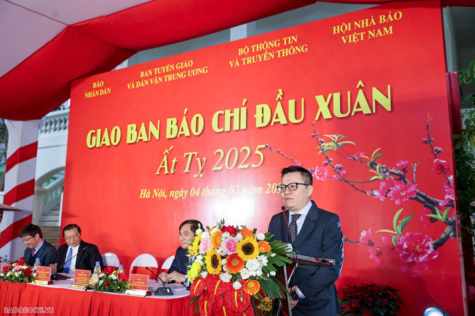 Báo chí đã lan tỏa mạnh mẽ, truyền cảm hứng lạc quan tin tưởng để tự tin bước vào kỷ nguyên mới Báo chí tiếp tục truyền cảm hứng lạc quan tin tưởng, tự tin bước vào kỷ nguyên mới của dân tộc