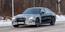 Mercedes-Benz S-Class 2026 lộ diện bản phác thảo với thiết kế ấn tượng