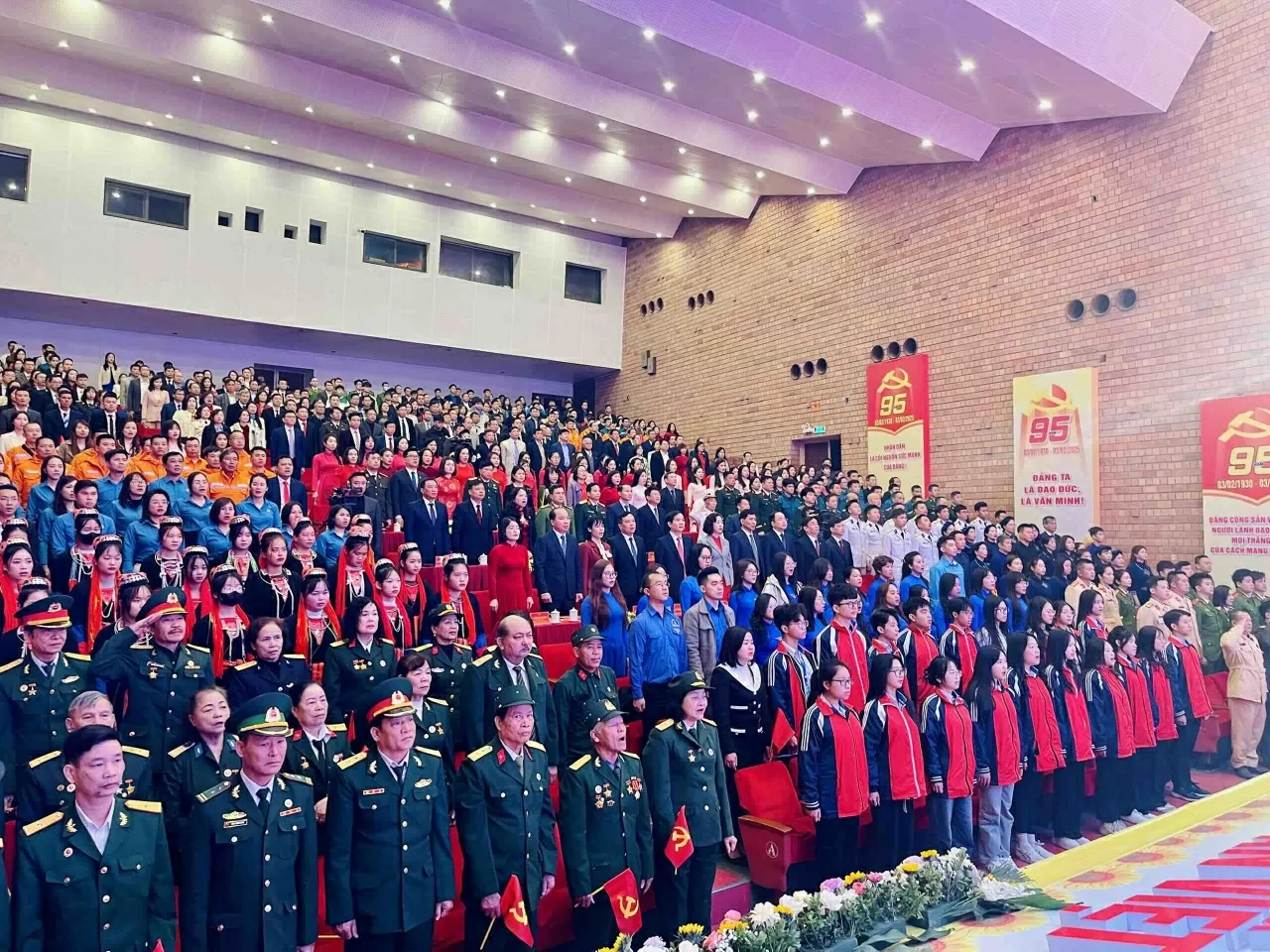 Quảng Ninh: TP. Hạ Long kỷ niệm 95 năm Ngày thành lập Đảng Cộng sản Việt Nam Quảng Ninh: TP. Hạ Long kỷ niệm 95 năm Ngày thành lập Đảng Cộng sản Việt Nam