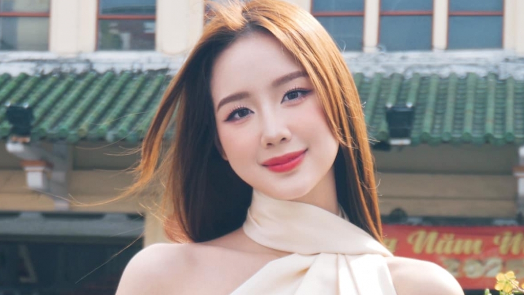 Hoa hậu Bảo Ngọc dịu dàng xuống phố