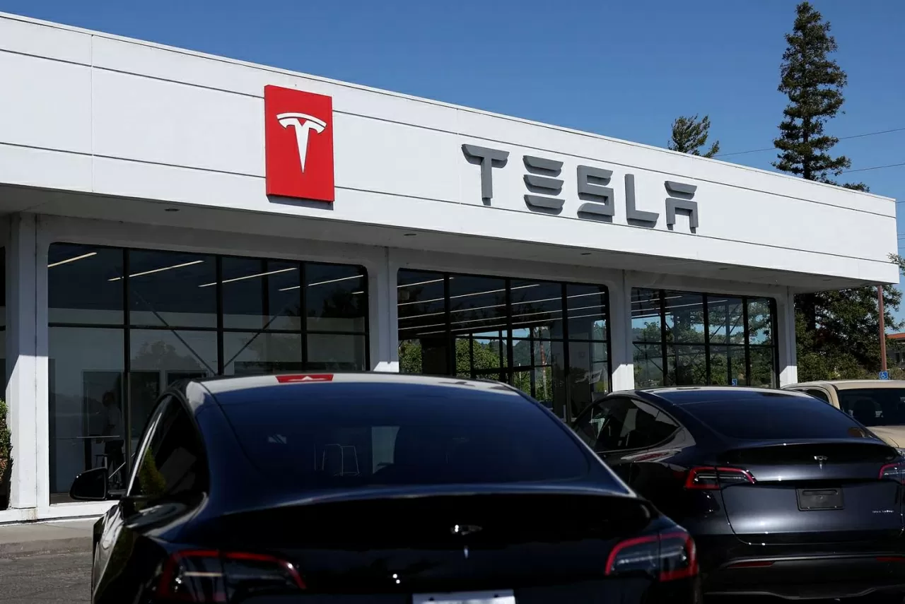 Doanh số Tesla trong tháng 1 tại Anh giảm gần 12%, tại Pháp giảm 63%, tại Thụy Điển giảm 44%, tại Na Uy giảm 38%, tại Hà Lan giảm 42%. (Nguồn: Investopedia) Doanh số Tesla trong tháng 1 tại Anh giảm gần 12%, tại Pháp giảm 63%, tại Thụy Điển giảm 44%, tại Na Uy giảm 38%, tại Hà Lan giảm 42%. (Nguồn: Investopedia)