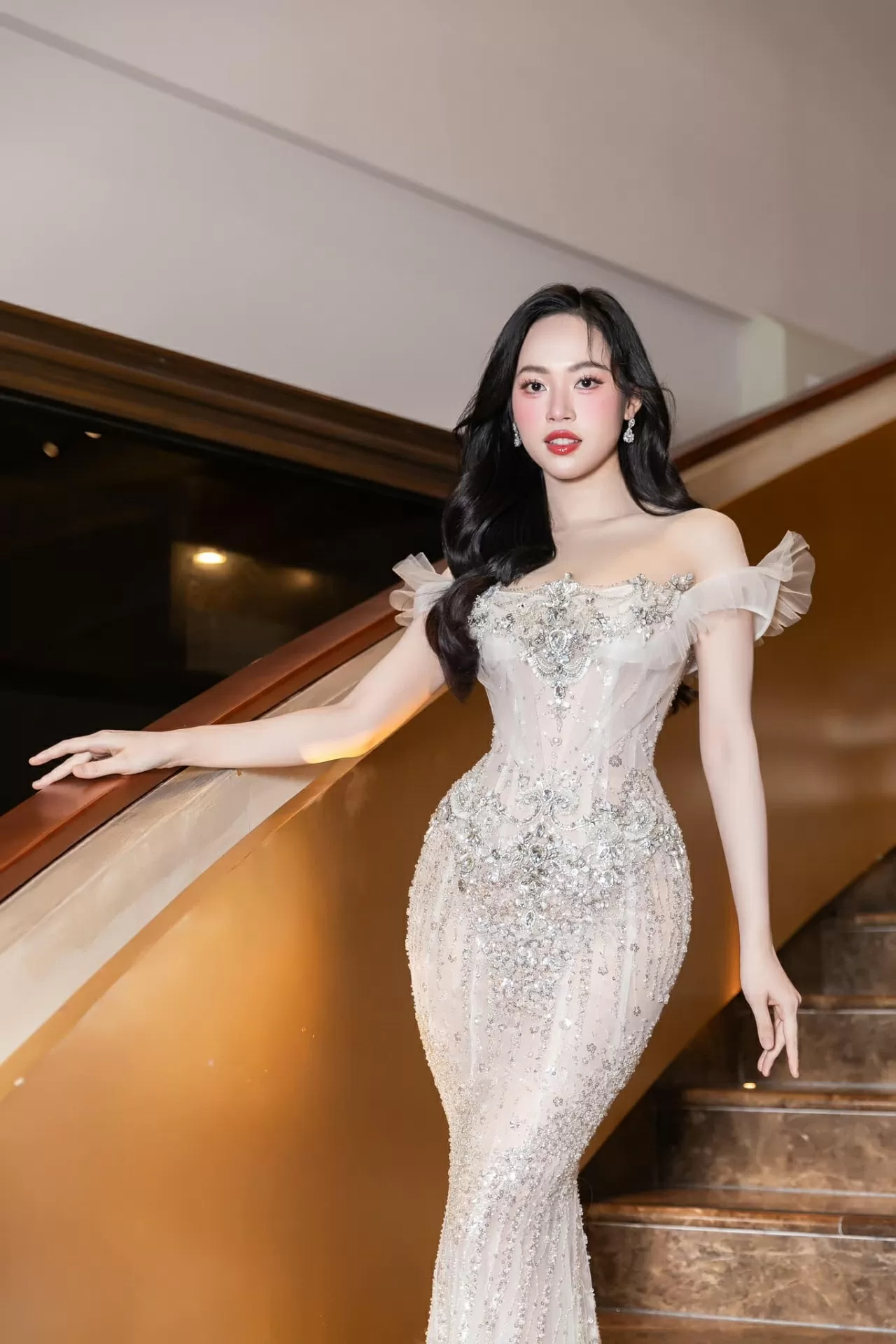 Á hậu Trịnh Thùy Linh