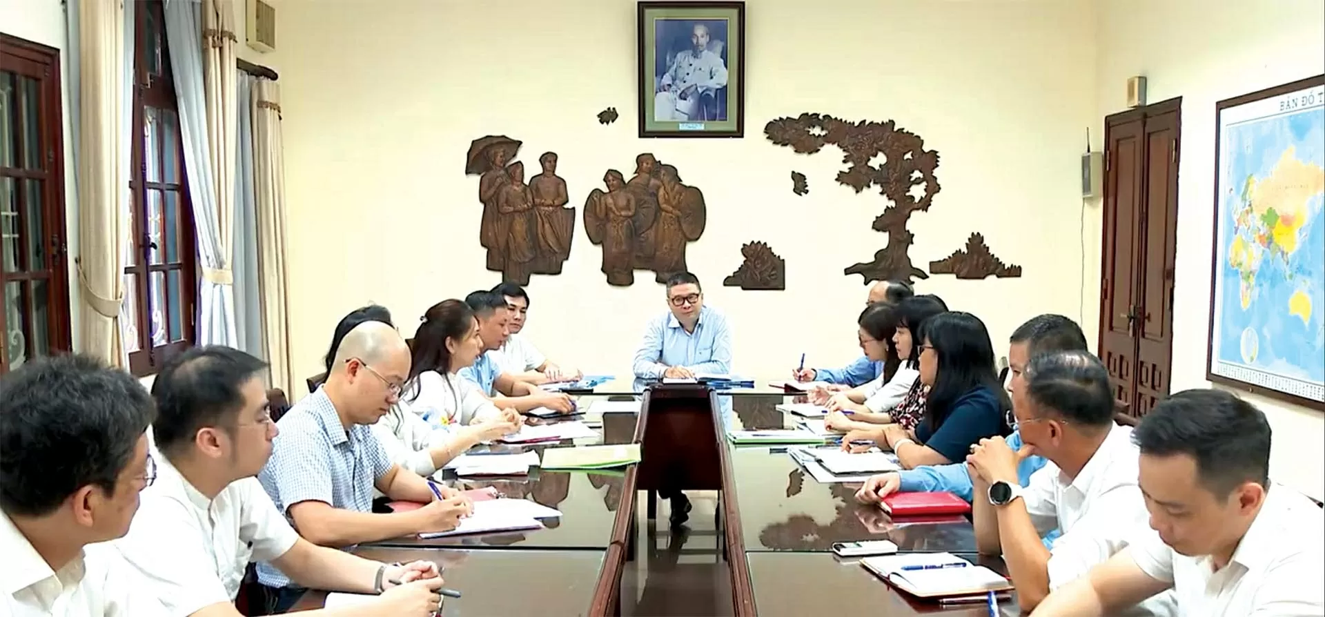 Đẩy mạnh chuyển đổi số, nâng cao chất lượng dịch vụ hành chính công về lãnh sự Đẩy mạnh chuyển đổi số, nâng cao chất lượng dịch vụ hành chính công về lãnh sự