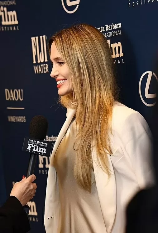 Angelina Jolie Angelina Jolie