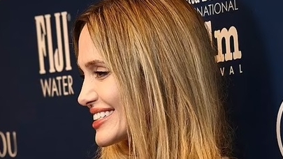 Angelina Jolie xinh đẹp, thần thái cuốn hút trên thảm đỏ Liên hoan phim Santa Barbara