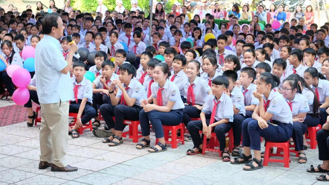 GS. NGND. Nguyễn Lân Dũng: Các bạn trẻ cần 'số hóa', chuyển động để thích ứng và thành công GS. NGND. Nguyễn Lân Dũng: Các bạn trẻ cần 'số hóa', chuyển động để thích ứng và thành công