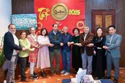 Viện sĩ Đào Thế Anh gặp gỡ thân mật nguyên Thủ tướng Romania