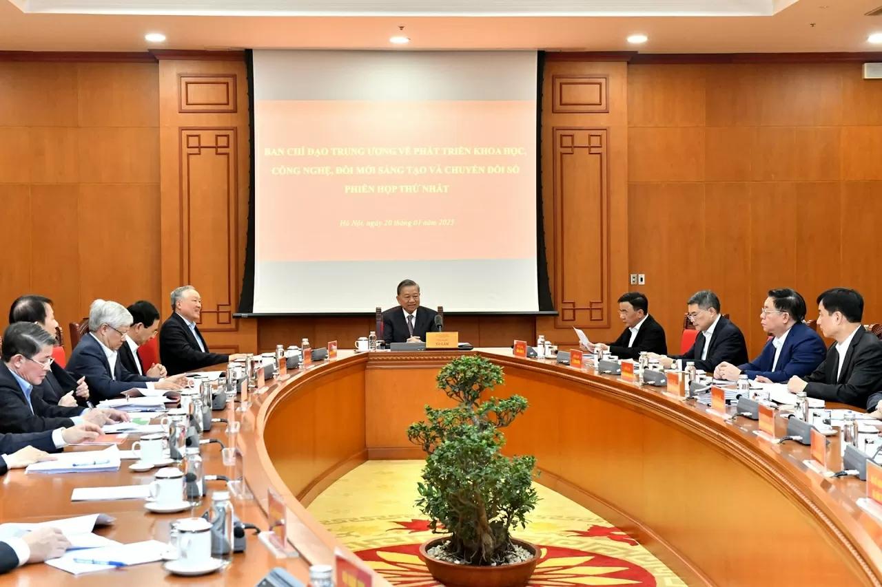 Phát huy vai trò của chuyển đổi số trong kỷ nguyên vươn mình của dân tộc Phát huy vai trò của chuyển đổi số trong kỷ nguyên vươn mình của dân tộc